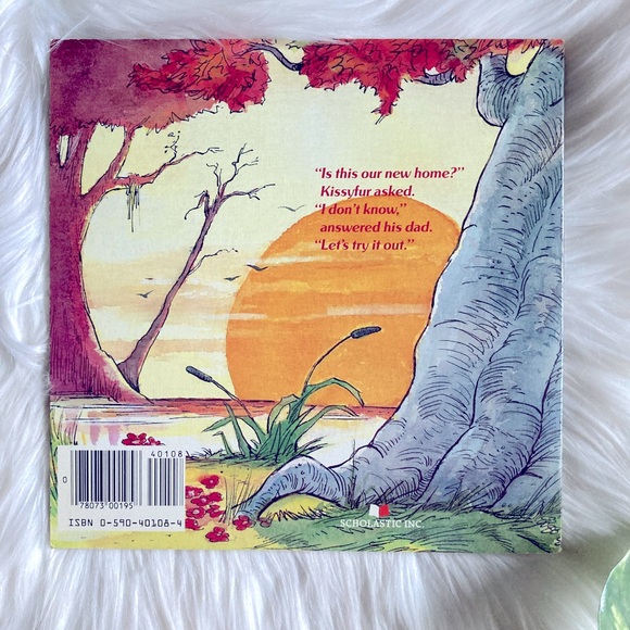 Vintage 80s Book Kissyfur and His Dad Collectible NBC TV Special Scholastic Book - Picture 3 of 7